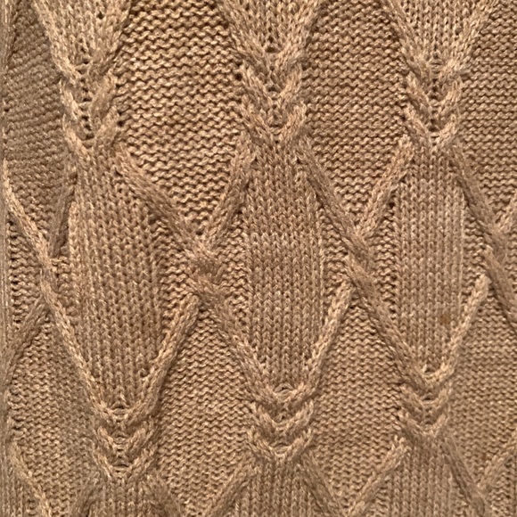 Cold shoulder knit sweater - Picture 5 of 6